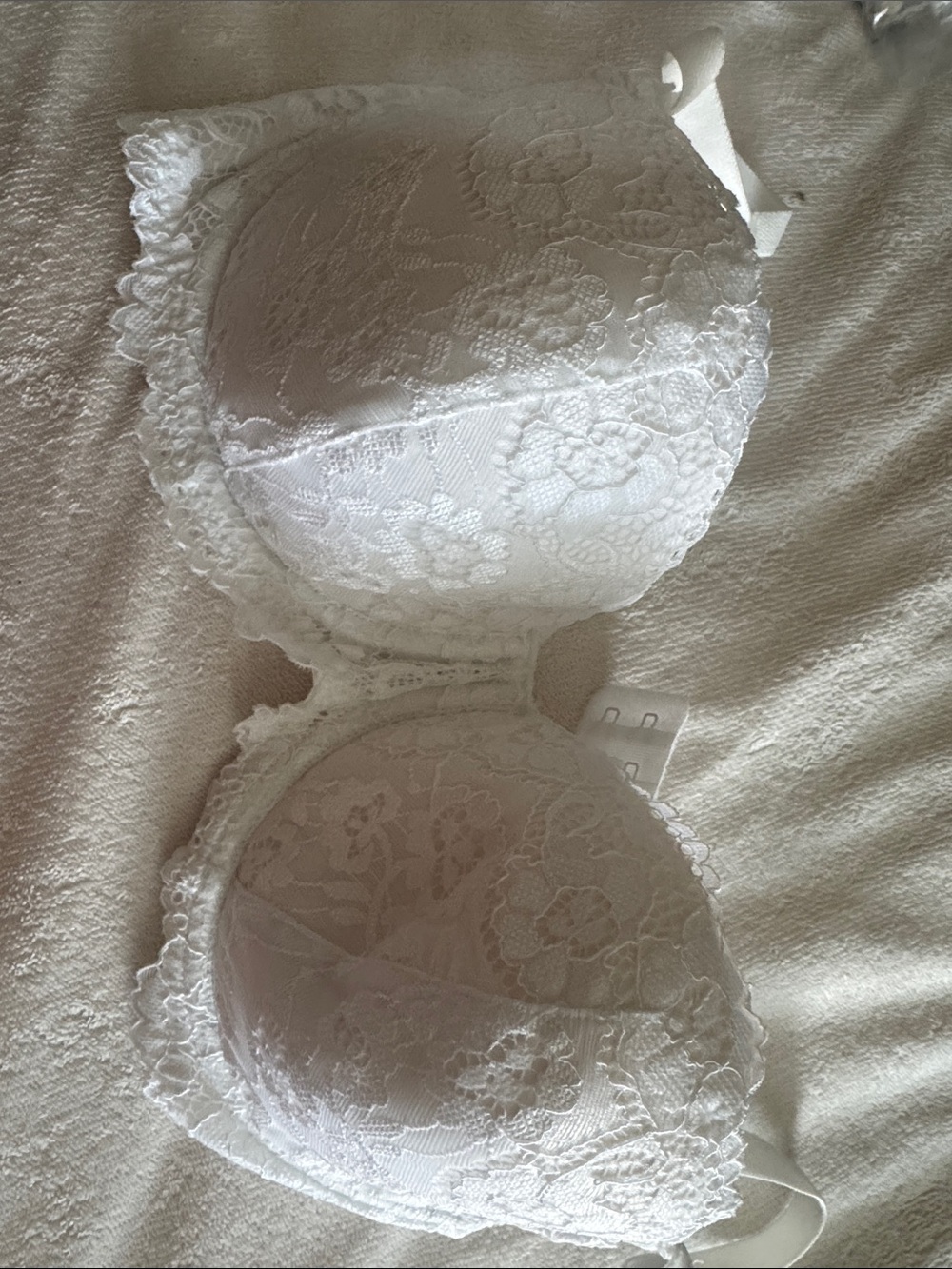 La SENZA White Lace Underwire Bra with Floral Overlay